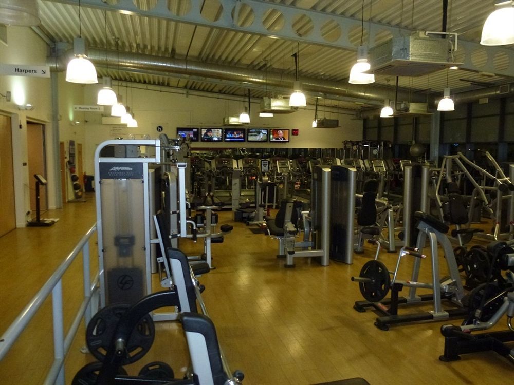 The Olympic Lodge آيْلسبري المظهر الخارجي الصورة