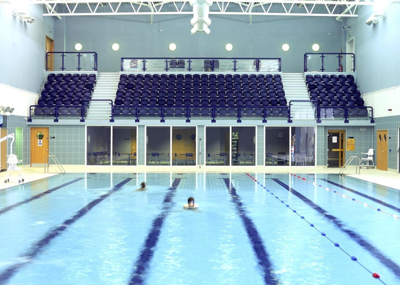The Olympic Lodge آيْلسبري المظهر الخارجي الصورة